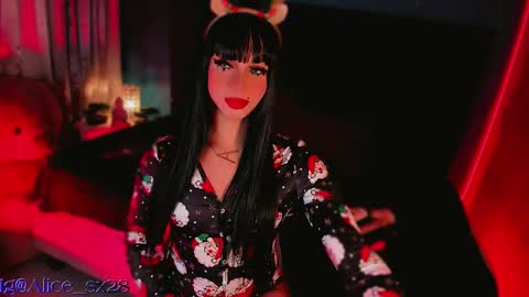 Alice online show from November 30, 2025, 7:23 am