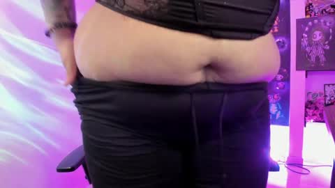 Alice Brinck online show from April 1, 2026, 12:11 am