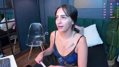 Snapshot of alicecoule chatting on May 22, 2026, 12:22 pm Alice online show from May 22, 2026, 12:22 pm