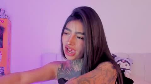 Snapshot of alicee_0 chatting on November 24, 2025, 9:03 pm Alice online show from November 24, 2025, 9:03 pm