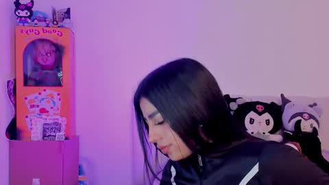 Snapshot of alicee_0 chatting on December 19, 2025, 8:49 pm Alice online show from December 19, 2025, 8:49 pm