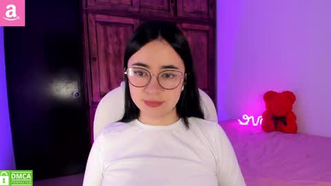 Snapshot of alicee_2 chatting on April 5, 2026, 11:24 pm Aliceee .. 97YP9VWGZHrefnav wishlist lists 1 online show from April 5, 2026, 11:24 pm