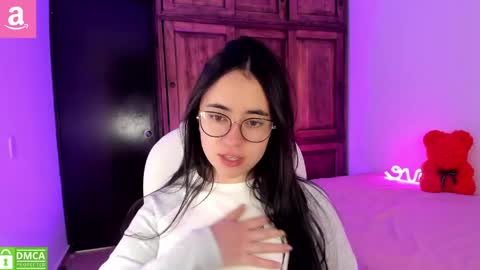 Snapshot of alicee_2 chatting on April 20, 2026, 10:33 pm Aliceee .. 97YP9VWGZHrefnav wishlist lists 1 online show from April 20, 2026, 10:33 pm