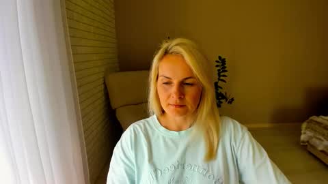 Snapshot of alicee__grace chatting on September 22, 2025, 9:22 am Alicee online show from September 22, 2025, 9:22 am
