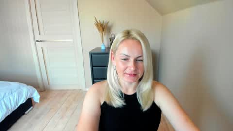 Snapshot of alicee__grace chatting on October 15, 2025, 10:04 am Alicee online show from October 15, 2025, 10:04 am