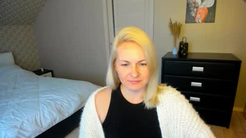 Snapshot of alicee__grace chatting on November 27, 2025, 9:22 am Alicee online show from November 27, 2025, 9:22 am