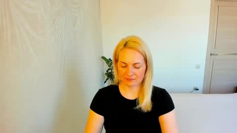 Alicee online show from March 23, 2026, 7:56 am