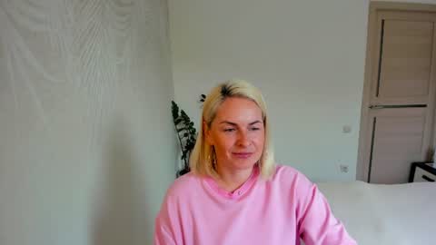 Snapshot of alicee__grace chatting on June 26, 2026, 9:03 am Alicee online show from June 26, 2026, 9:03 am