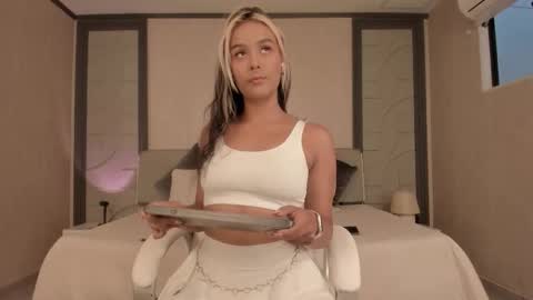 alicee_clark_ online show from March 25, 2026, 12:00 pm