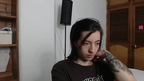 Snapshot of alicee_logan_ chatting on March 5, 2025, 2:03 am alicee_logan_ online show from March 5, 2025, 2:03 am