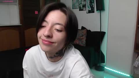 Snapshot of alicee_logan_ chatting on September 9, 2025, 2:00 am alicee_logan_ online show from September 9, 2025, 2:00 am