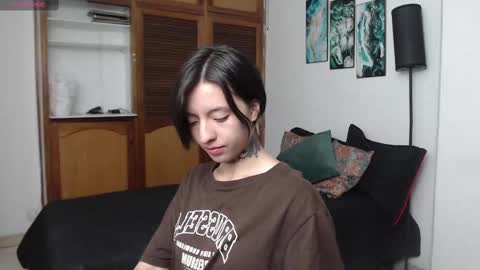 Snapshot of alicee_logan_ chatting on September 20, 2025, 2:45 am alicee_logan_ online show from September 20, 2025, 2:45 am