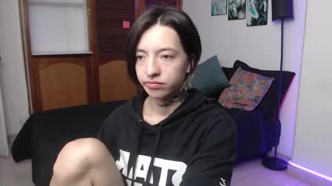 alicee_logan_ online show from October 18, 2025, 1:52 am