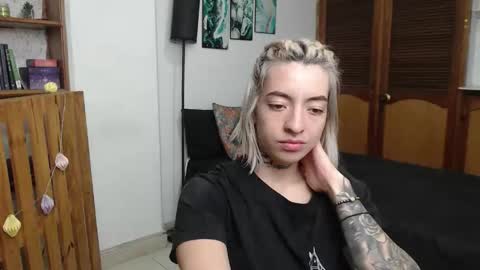 alicee_logan_ online show from March 20, 2026, 2:05 am