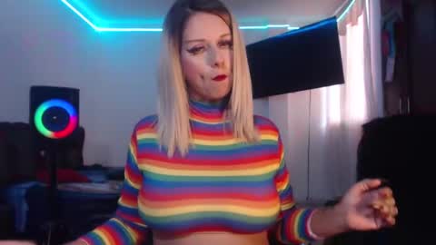 aliceesmiths online show from October 11, 2025, 12:15 pm