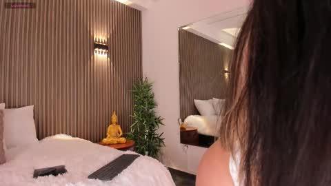 Alice  online show from November 30, 2025, 4:05 am