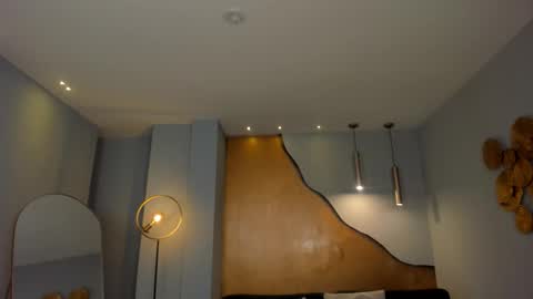 Alice online show from October 21, 2025, 7:03 pm