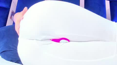 alicehott_05 online show from March 18, 2026, 4:37 am