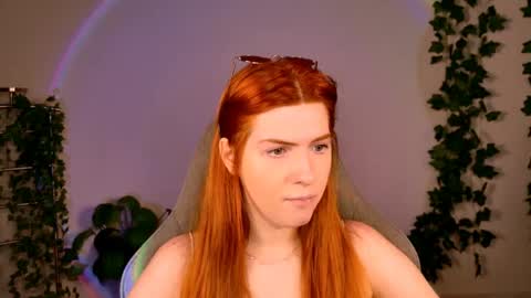 Snapshot of aliceinredsquare_ chatting on May 9, 2026, 5:23 am Alice online show from May 9, 2026, 5:23 am