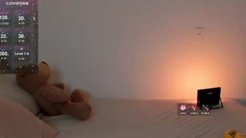 vanessa online show from September 23, 2025, 1:19 am