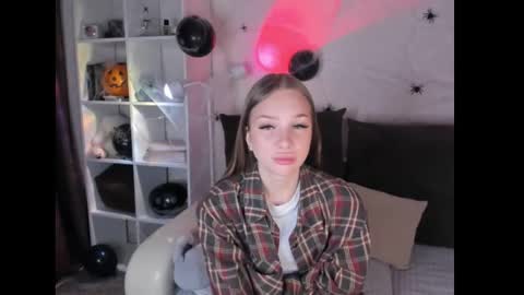 Snapshot of alicelababy_ chatting on October 27, 2025, 4:16 am Alice online show from October 27, 2025, 4:16 am