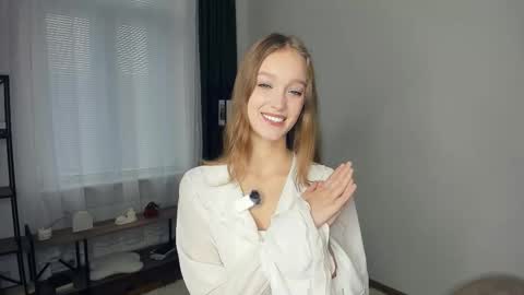 Snapshot of alicemelison chatting on October 7, 2025, 8:11 am Serena online show from October 7, 2025, 8:11 am