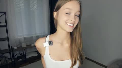 Snapshot of alicemelison chatting on October 13, 2025, 8:36 am Serena online show from October 13, 2025, 8:36 am