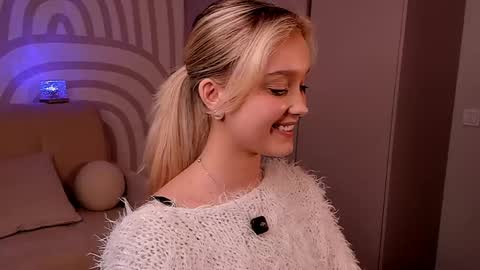 Serena online show from April 17, 2026, 2:42 pm