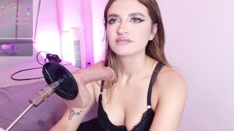 alicemillerr_ online show from February 18, 2025, 10:25 pm