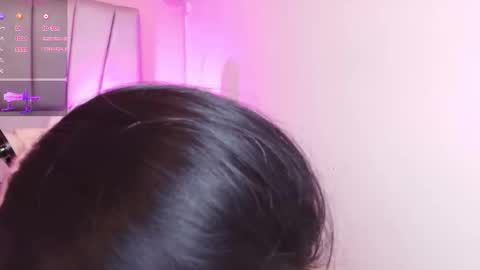 alicemillerr_ online show from February 28, 2025, 7:25 pm