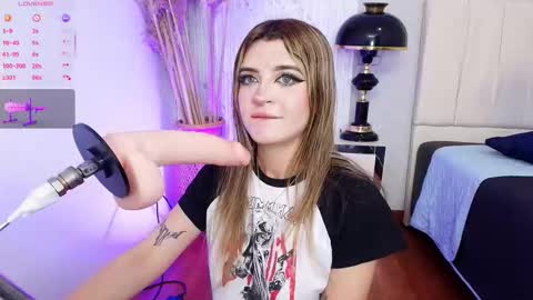 alicemillerr_ online show from September 9, 2025, 7:13 pm