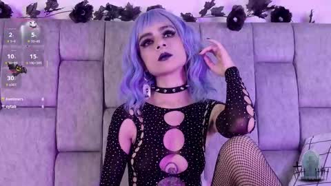 alicenoir_ online show from September 29, 2025, 11:42 pm
