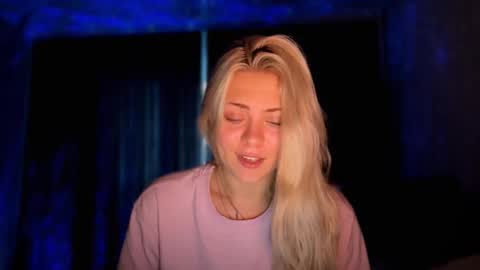 Snapshot of aliceoceaneyes chatting on November 3, 2025, 1:12 pm aliceoceaneyes online show from November 3, 2025, 1:12 pm