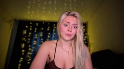 Snapshot of aliceoceaneyes chatting on November 11, 2025, 12:27 pm aliceoceaneyes online show from November 11, 2025, 12:27 pm