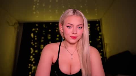 Snapshot of aliceoceaneyes chatting on November 12, 2025, 12:27 pm aliceoceaneyes online show from November 12, 2025, 12:27 pm