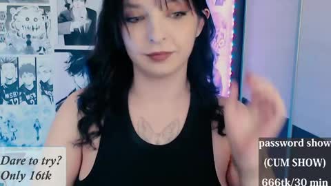 aliceriddle1 online show from April 15, 2026, 7:58 pm