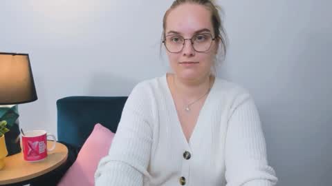 Snapshot of alicesensitive chatting on September 22, 2025, 10:28 am alicesensitive online show from September 22, 2025, 10:28 am