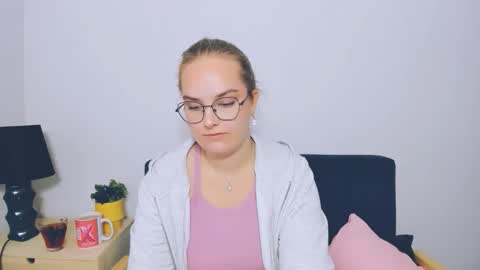 Snapshot of alicesensitive chatting on October 2, 2025, 8:16 pm alicesensitive online show from October 2, 2025, 8:16 pm