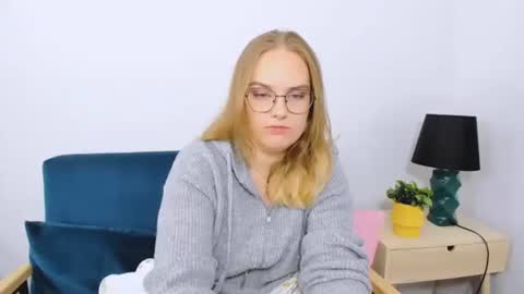 Snapshot of alicesensitive chatting on October 17, 2025, 12:08 pm alicesensitive online show from October 17, 2025, 12:08 pm