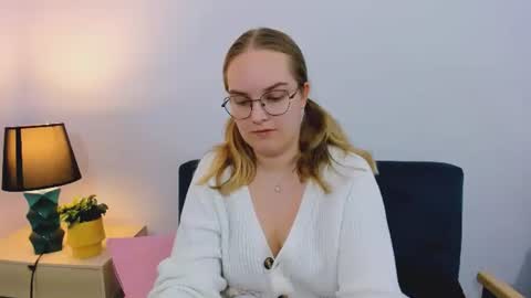 Snapshot of alicesensitive chatting on November 7, 2025, 1:22 pm alicesensitive online show from November 7, 2025, 1:22 pm