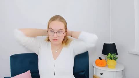 Snapshot of alicesensitive chatting on November 14, 2025, 1:10 pm alicesensitive online show from November 14, 2025, 1:10 pm