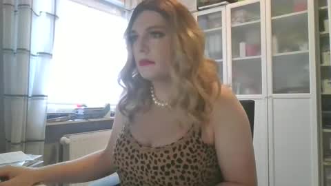 Alice online show from October 24, 2025, 8:33 am