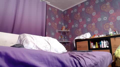 alicewetsquirt online show from March 6, 2025, 8:48 pm