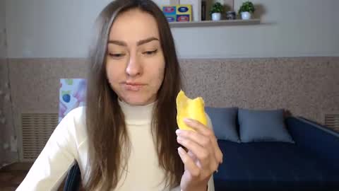 Snapshot of alicewonderful22 chatting on February 18, 2025, 4:37 pm Alice online show from February 18, 2025, 4:37 pm