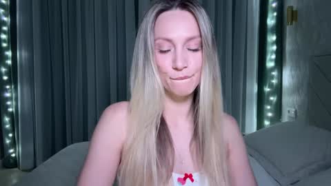 Alice online show from December 1, 2024, 7:25 pm