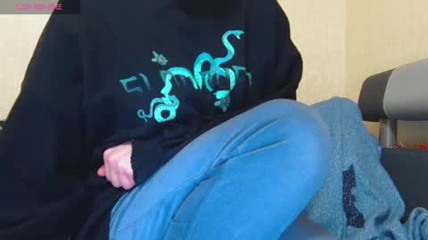 AliceWoolfy online show from January 6, 2026, 10:01 pm