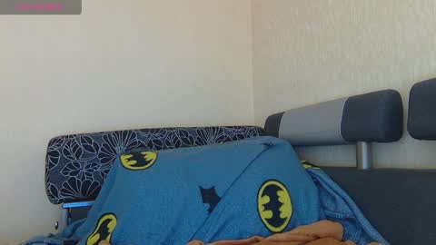 AliceWoolfy online show from April 8, 2026, 8:42 pm