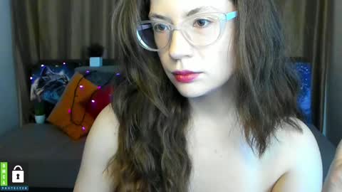 Snapshot of alicia_folow chatting on January 23, 2025, 10:11 pm Alicia online show from January 23, 2025, 10:11 pm