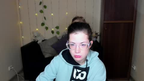 Snapshot of alicia_folow chatting on January 27, 2025, 6:19 am Alicia online show from January 27, 2025, 6:19 am