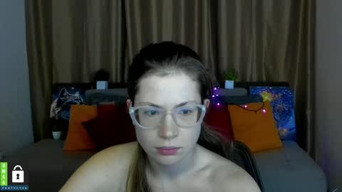 Snapshot of alicia_folow chatting on January 31, 2025, 1:43 am Alicia online show from January 31, 2025, 1:43 am